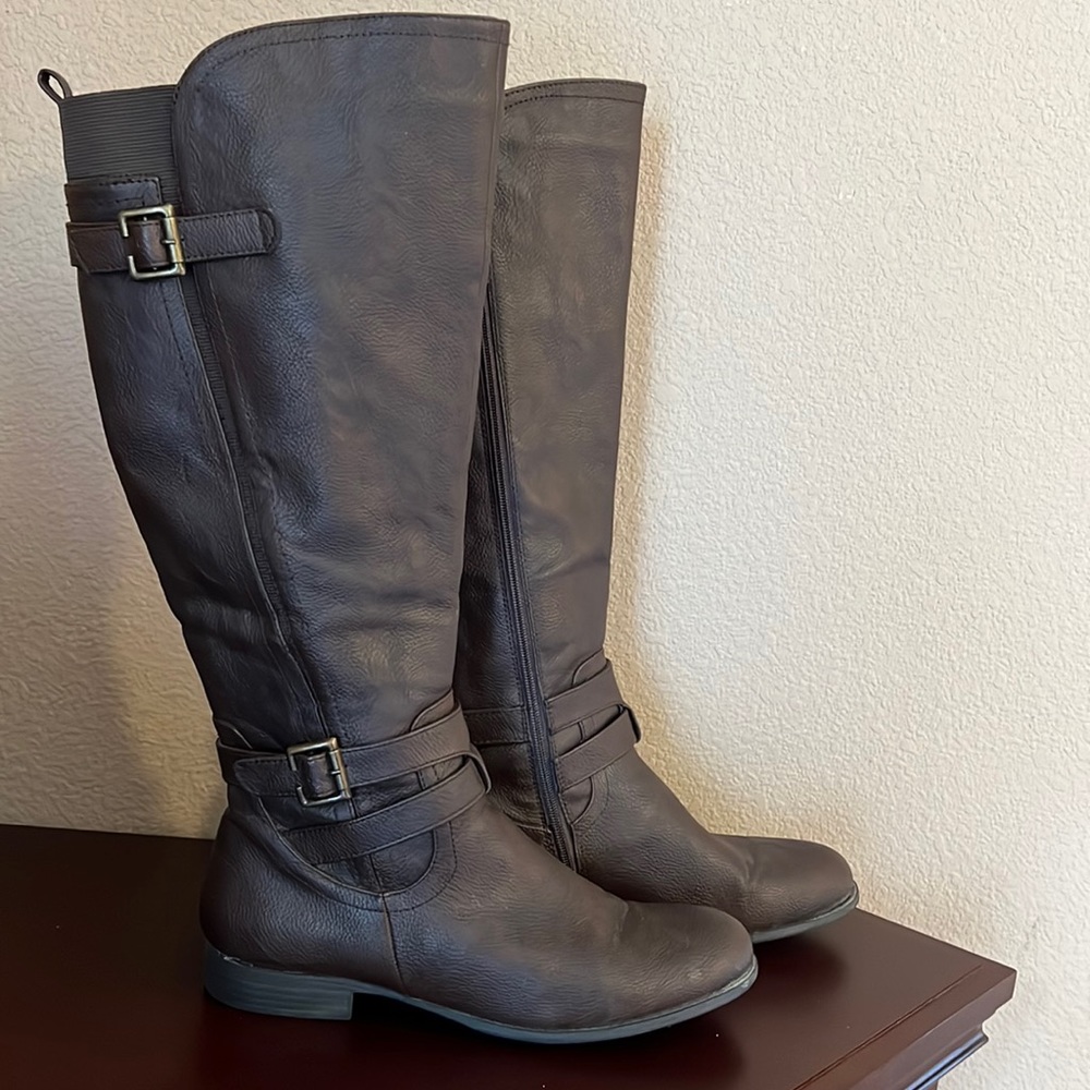 Life Stride, tall brown leather boot, 11